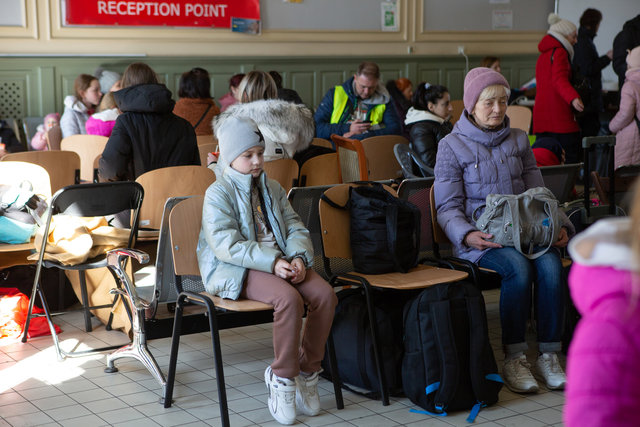 Una sala d’attesa destinata unicamente a migranti provenienti dall’Ucraina Stazione dei treni di Przemyśl.jpg