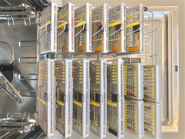 Maschinelle Thermo-Desinfektion bei 93° ✓