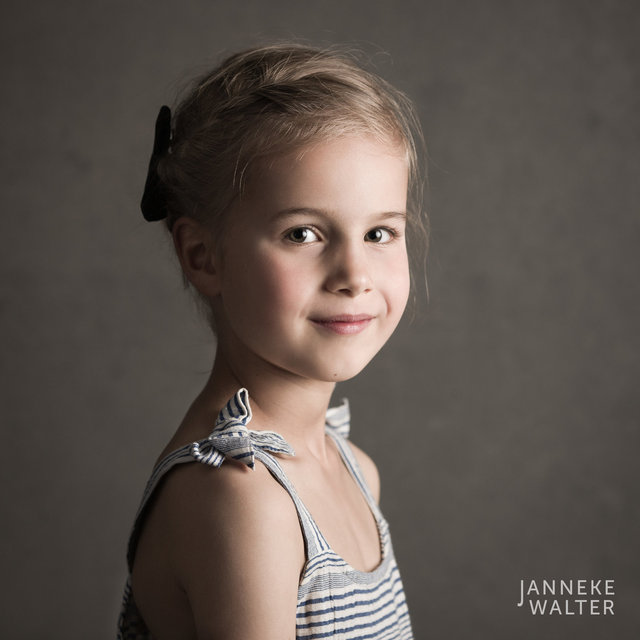 Fine art portretfoto meisje @ Janneke Walter, kinderfotograaf Utrecht De Bilt, kinderfotografie, kinderportret, fine art fotografie