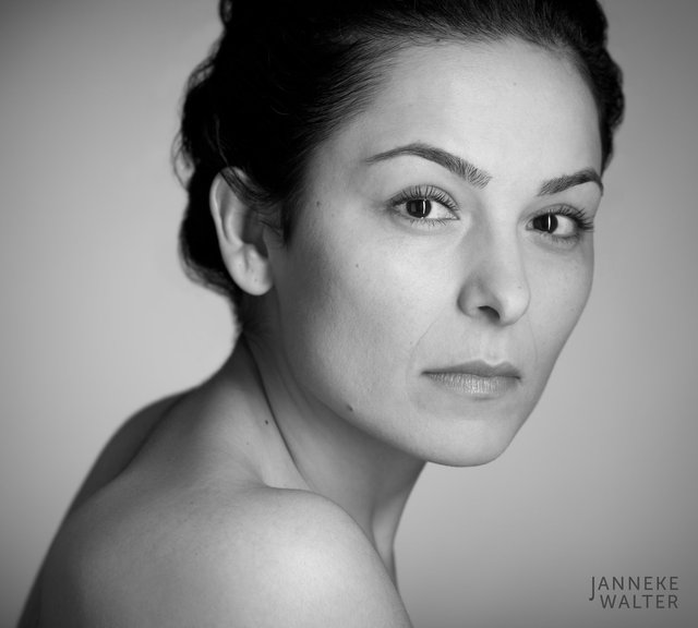 naaktfoto vrouw © Janneke Walter, fotograaf Utrecht De Bilt, portretfotograaf, portret, portretfotografie