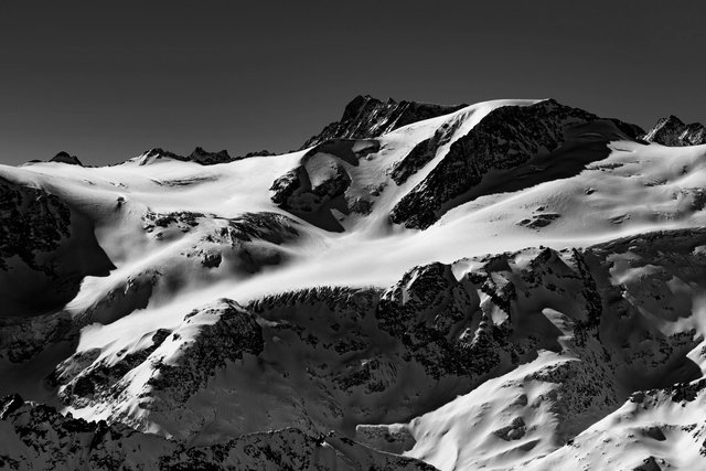 Licht- und Schatten, westlich des Sustenhorns.