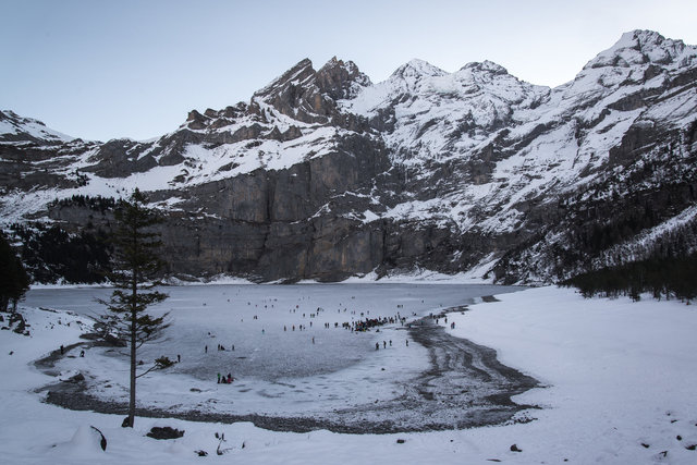 Schwarzes Eis Oeschinensee