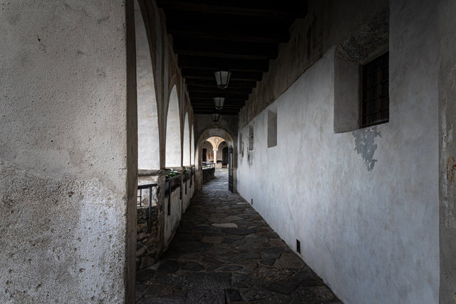 Il corridoio del monastero.