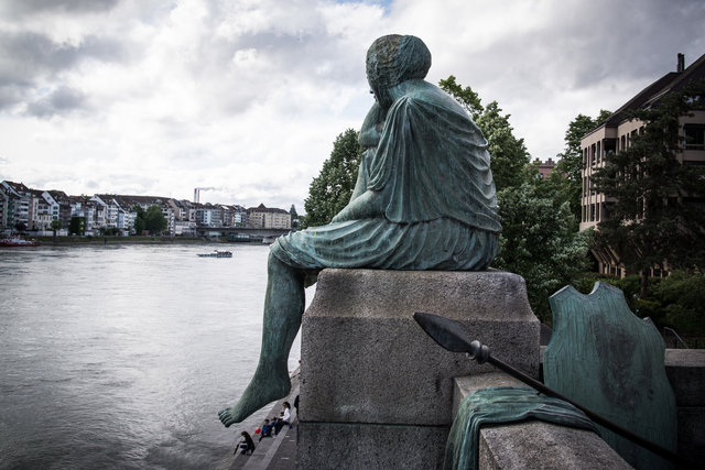 Mutter Helvetia am Rhyy, Klein-Basel