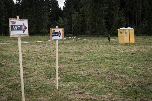 Andrang wegen Harndrang