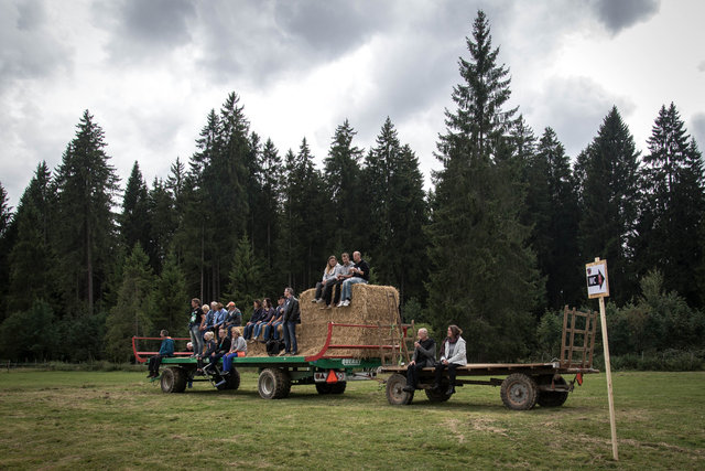 Westribüne vor dem Anpfiff