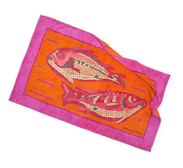 Hermès serviette rose poissons.jpg