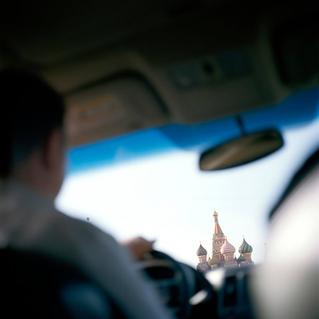 16_Rozovsky_Kremlin in Traffic.jpg
