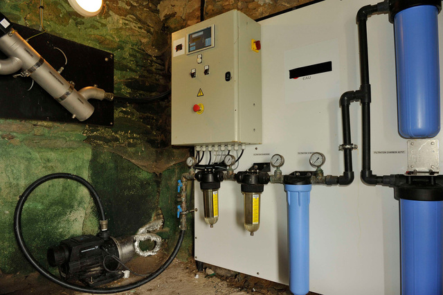 L'installation sophistiquée du traitement de l'eau douce.