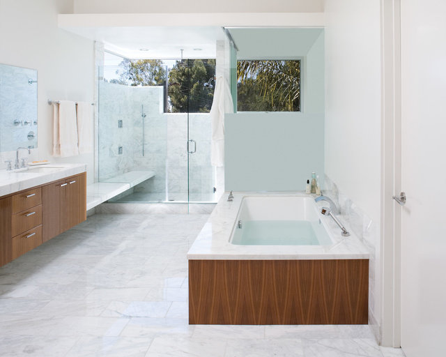 08__LENA-Kelly_Bath18_VB.jpg