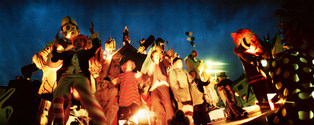 Momos-Carnival 24.jpg