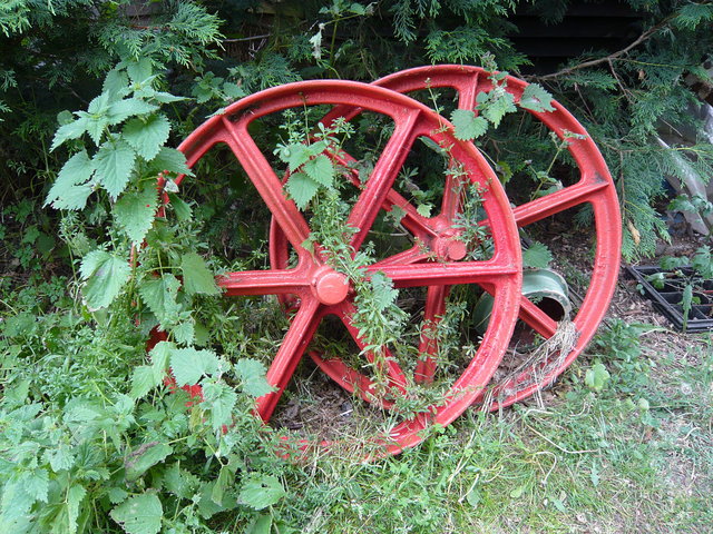 Steel wheels at Hertingfordbury VB.JPG