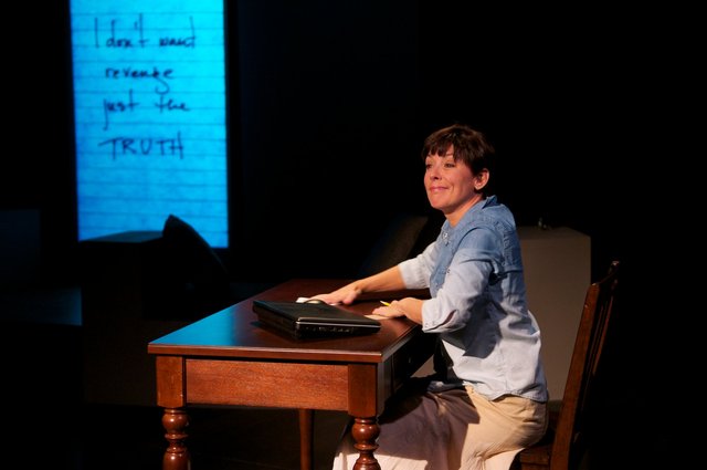 <i>The Detective's Wife<i>, Milwaukee Chamber Theatre, photo copyright: mkeCHAMBER