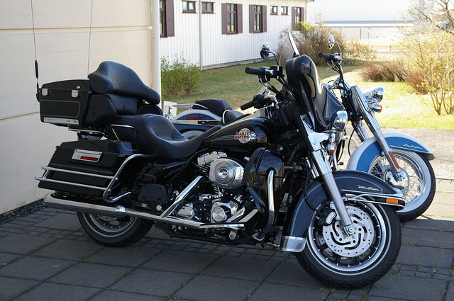 Harley Davidsons at Kirkjubaejarklaustur VB.JPG