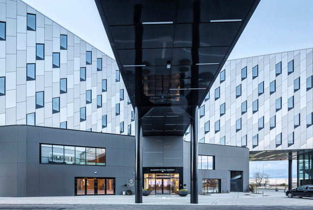 Clarion Energy Hotel
