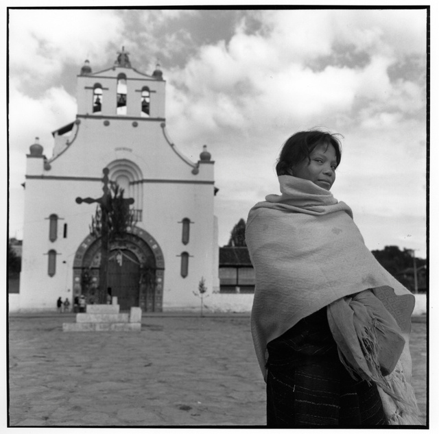Mex, girl outside church220.jpg