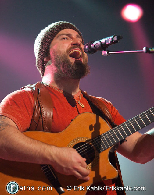 3_13_10_B_zac_brown_live_kabik-172-48.jpg