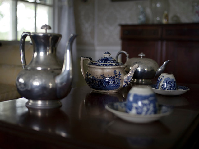 bellfieldteaset2.jpg