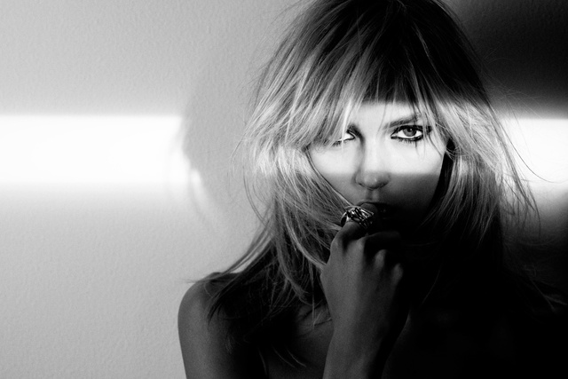 Viva! Moda. Anja Rubik. Winter 2010