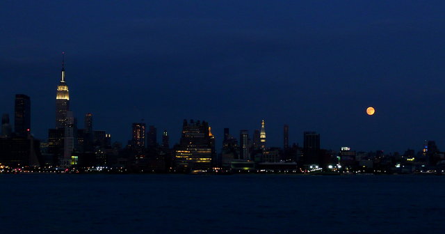 Manhattan from Weehawken at dusk (3) VB.JPG