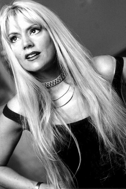 Phoebe Legere