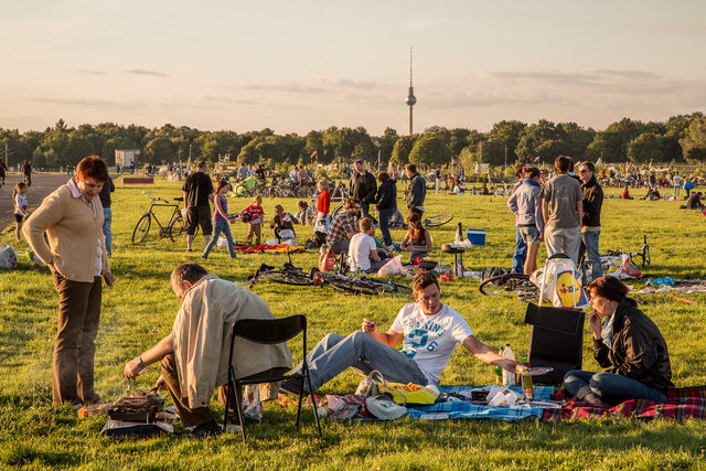 KOALL2012081220120819Spiegel_Peters_Berlin_Tempelhof1462.jpg