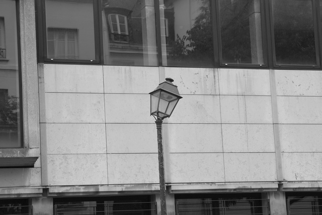 le lampadaire penché