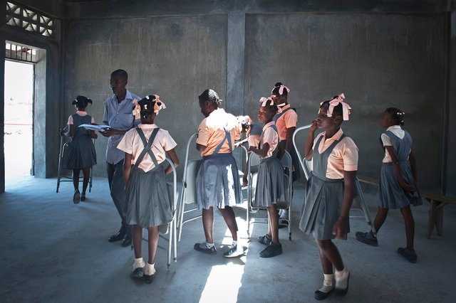 Studenti_Ecole Notre Dame de Lourdes_Cité Soleil_Port Au Prince_Costruzione Scuola_VIS_DSC3771HR.jpg