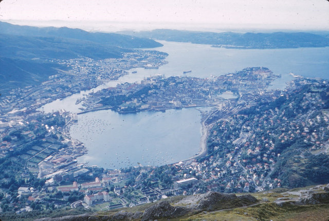 1197 (8) Uitzicht op Bergen.