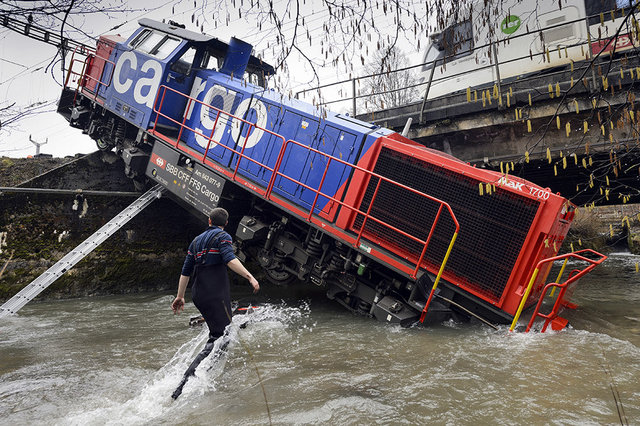 Locomotive va au bain - Penthalaz - 2013