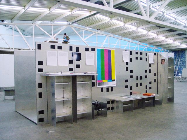 Structure Multifonctions / Erwan Maheo, Programa Art Center, Mexico City - mars 2003.