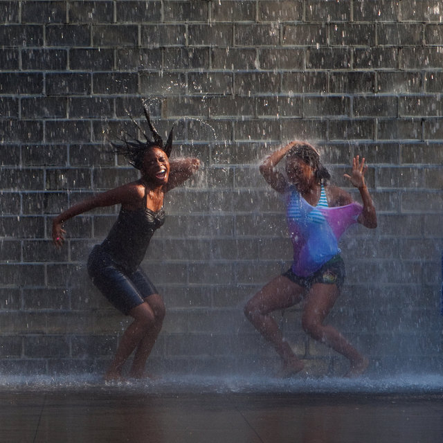 Hot June day at Chicago Millenium Park