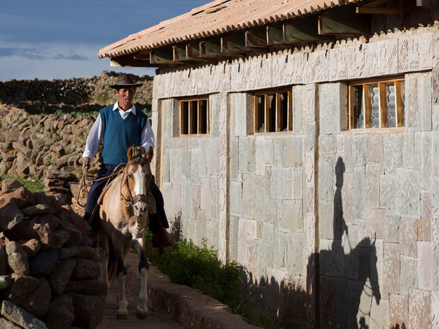IslandsOfTiticaca_AK09.jpg