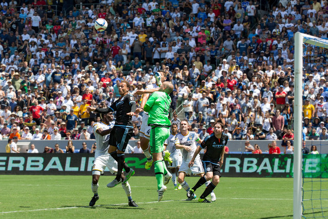 Lena_Galaxy_NYC-FC_0965blur_VB.jpg
