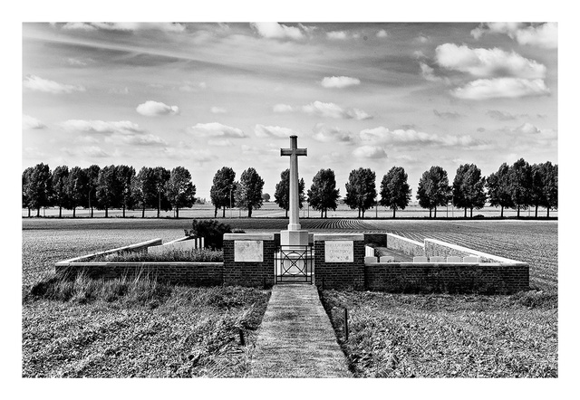 Ieper_Wieltje Farm Cemetery_5447_2_R.jpg