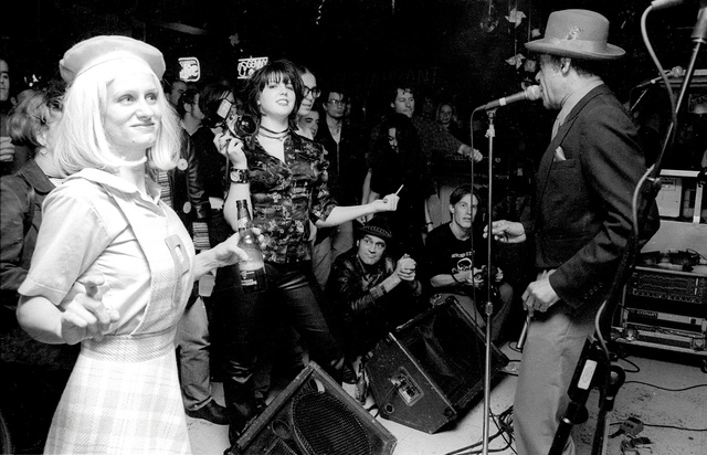 andre williams (w\ miss pussy cat dancing to the left) @ pat's in the flats, cleveland ohio