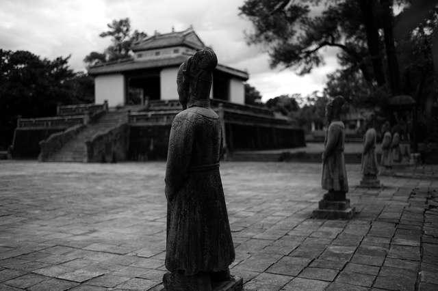 Statues at Minh Mang's tomb