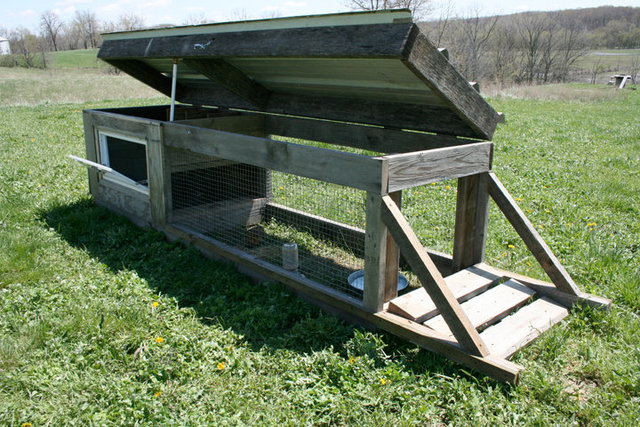 Mobile chicken coop