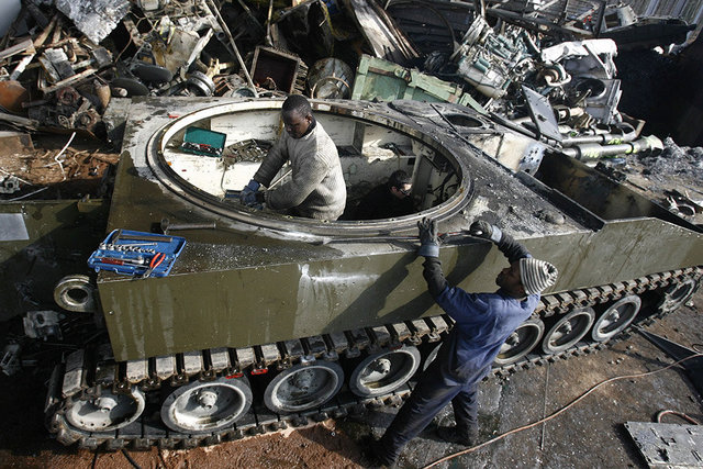 Démentèlement char armée - Ecublens - 2006
