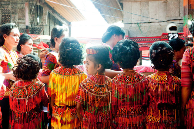 Tana Toraja Girls