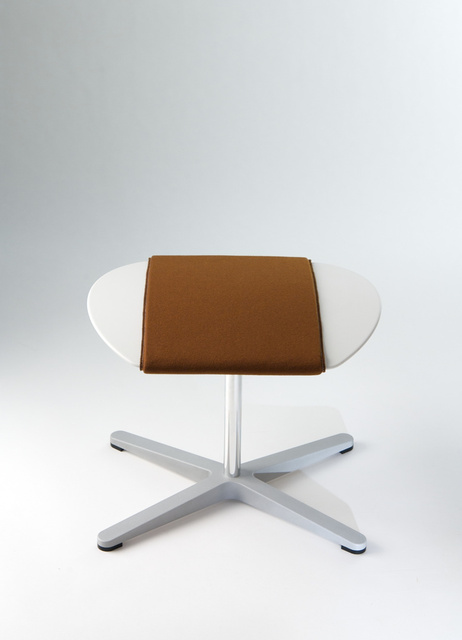 Light Lounge ottoman.