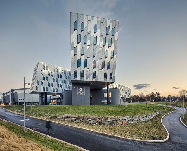 Clarion Energy Hotel