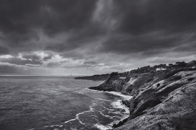 Cliffs -b&w
