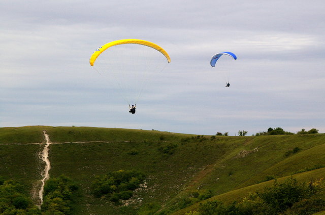 Paragliders Dunstable Downs (12) VB.JPG