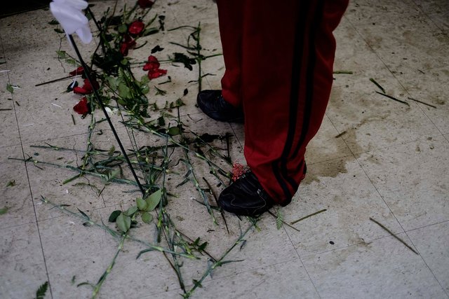 141108_MBElian_flowermen_006_sm.JPG