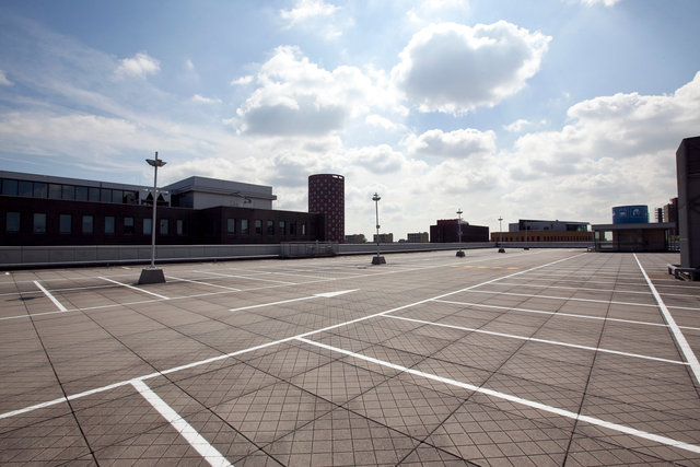 NL_TheHague_MegaStores_VanderKuhnstraat_2012_RS-16.jpg