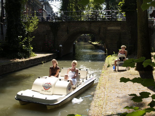 utrecht - waterfietsen nieuwe gracht