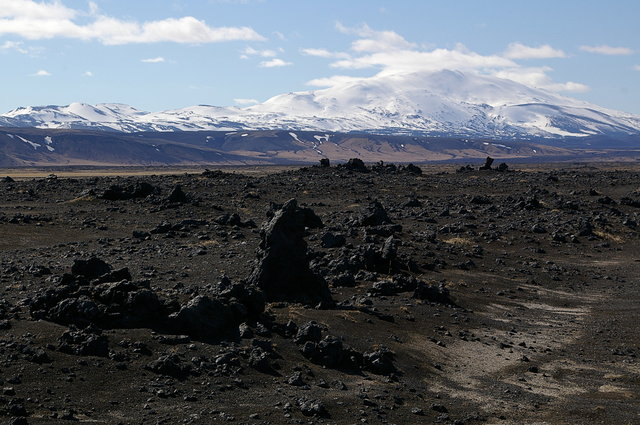 Hekla and lava fields 1 VB.JPG