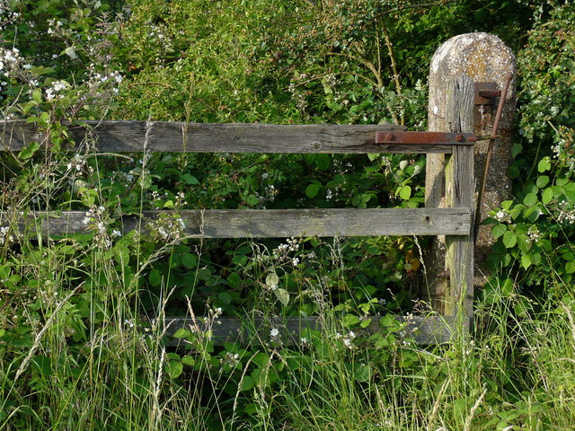 Gate near Ayot Green VB.JPG