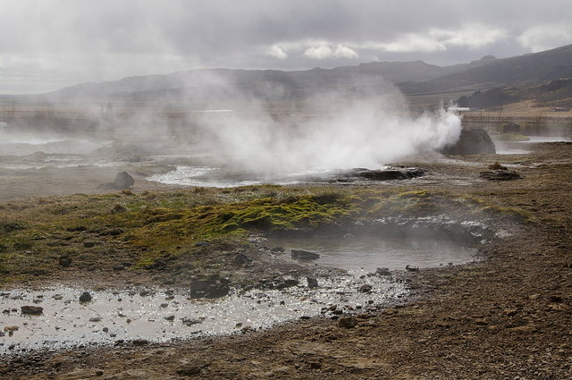 Hot springs at Geysir VB.JPG